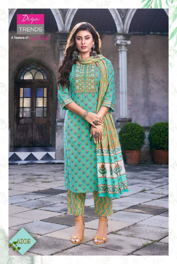 Odhani 4 Classy Exclusive Wear Wholesale Kurti With Pant And Dupatta Collection